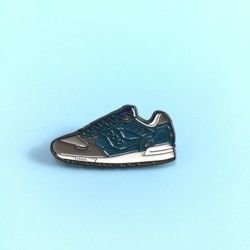 china professional design production factory nametag badge glitter soft enamel las vegas souvenirs metal letter enamel pins
