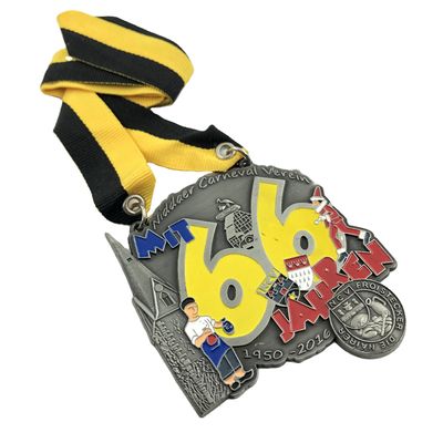 Wholesale Souvenir Colourful Merriment Carnival Karnevalsorden Medal Manufacturers Medals With Silk Screen Printing Lanyard