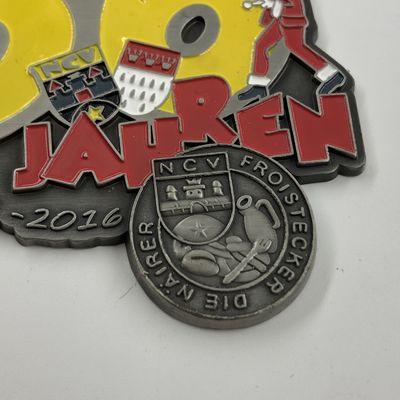 Wholesale Souvenir Colourful Merriment Carnival Karnevalsorden Medal Manufacturers Medals With Silk Screen Printing Lanyard