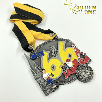 Shiny Gold Plated Enamel Brass Hollow Out Unique Zinc Alloy Medals With Lanyard